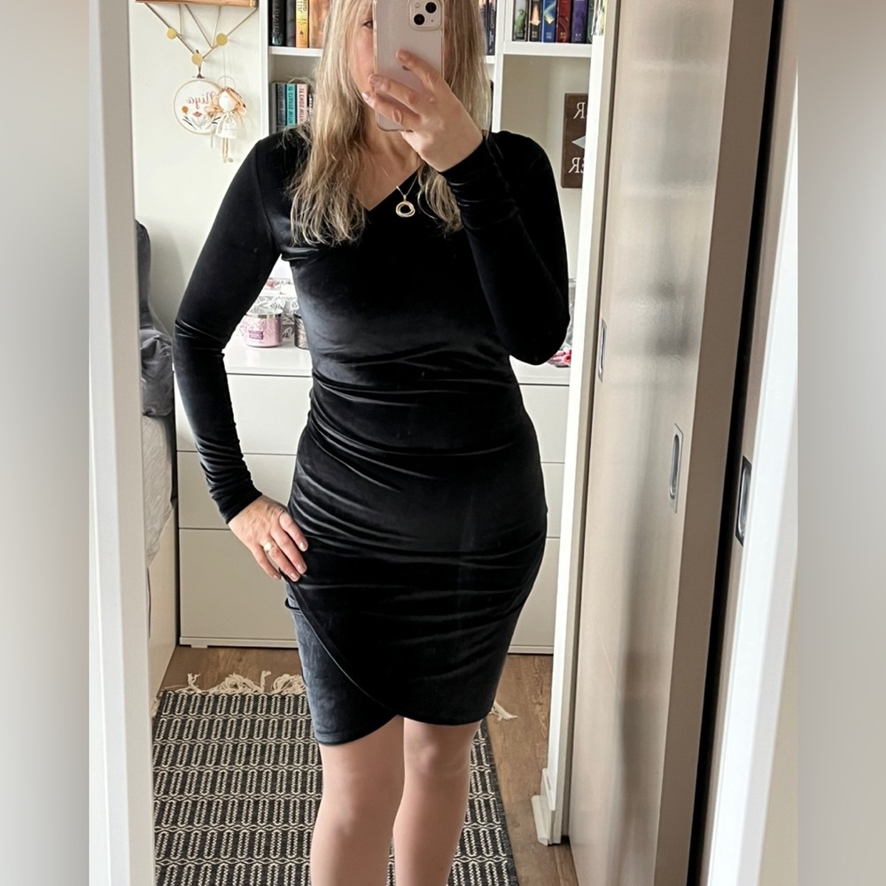 Aritzia Wilfred Free Black V-Neck Bodycon Formal Evening Party Dress Sz XXS, XS